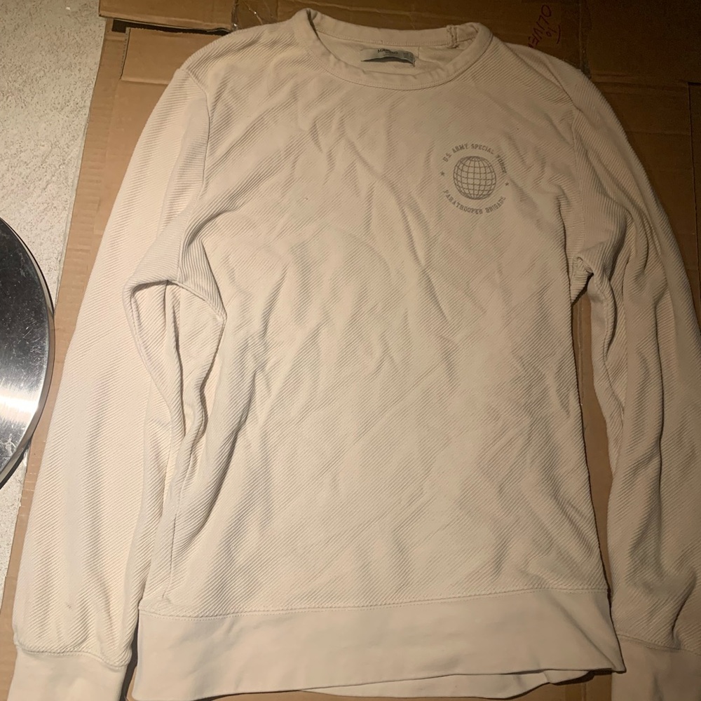 US men’s sweater